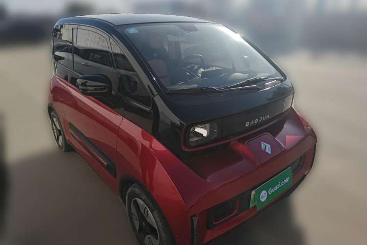 Used Baojun E300 2020 Plus Interstellar Smart Edition Front Right 45 Deg