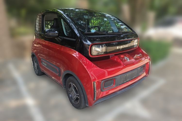 Used Baojun E300 2020 Star Travel Edition Front Right 45 Deg