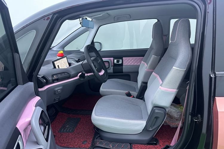 Used Baojun E300 2020 Plus Interstellar Smart Edition Interior 10