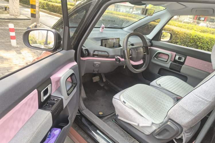 Used Baojun E300 2020 Plus Interstellar Smart Edition Interior 3