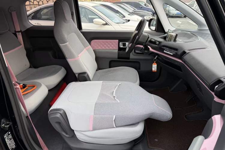 Used Baojun E300 2020 Plus Interstellar Smart Edition Interior 3