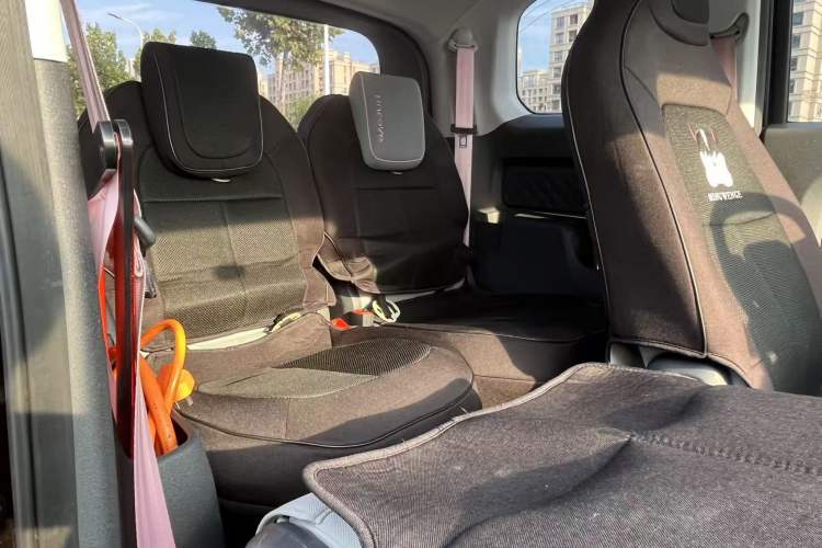 Used Baojun E300 2020 Plus Interstellar Smart Edition Interior 4