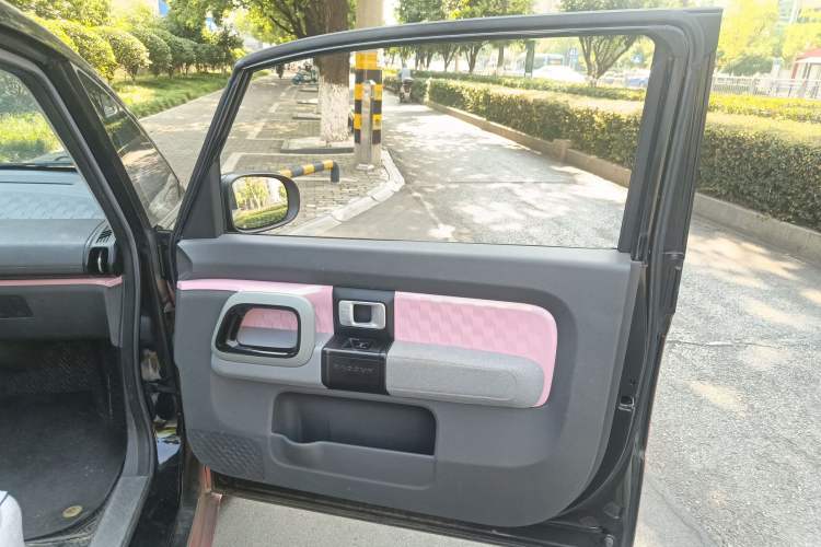 Used Baojun E300 2020 Plus Interstellar Smart Edition Interior 6