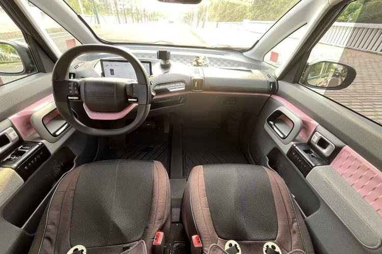 Used Baojun E300 2020 Plus Interstellar Smart Edition Interior 6