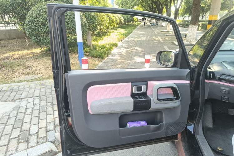 Used Baojun E300 2020 Plus Interstellar Smart Edition Interior 7