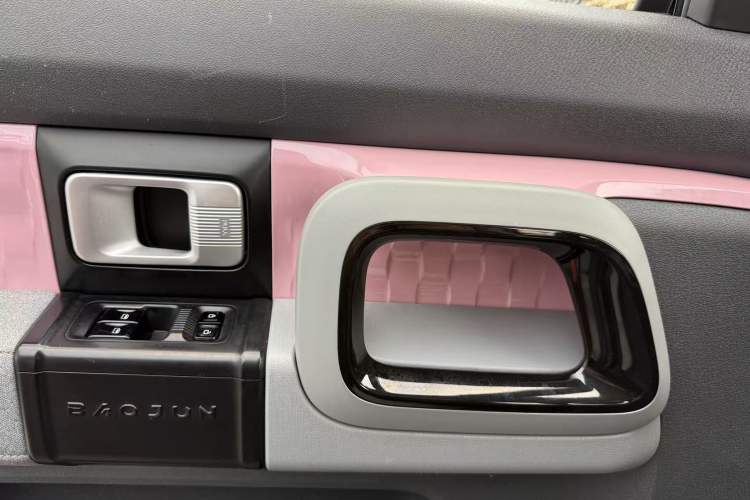 Used Baojun E300 2020 Plus Interstellar Smart Edition Interior 7