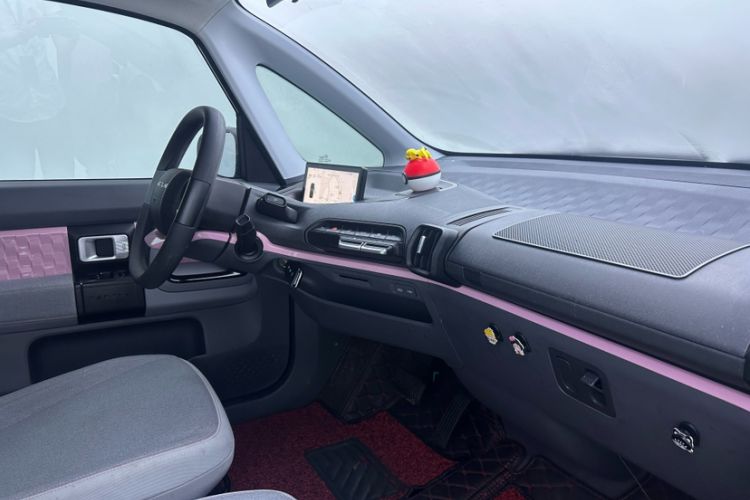 Used Baojun E300 2020 Plus Interstellar Smart Edition Interior 8