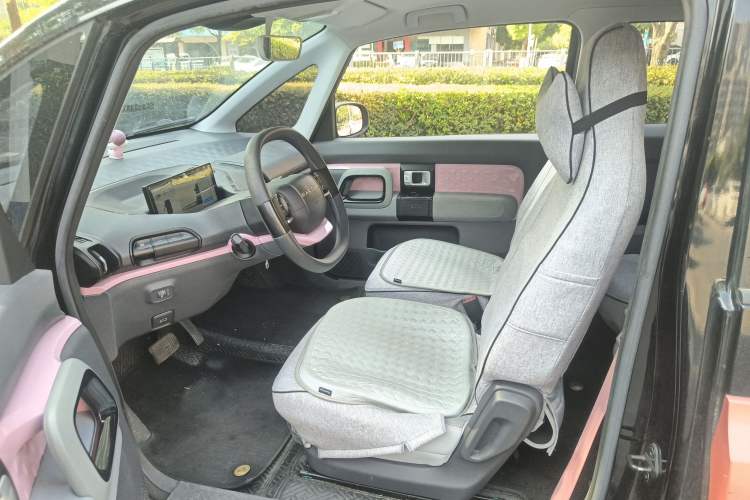 Used Baojun E300 2020 Plus Interstellar Smart Edition Left Front Seat