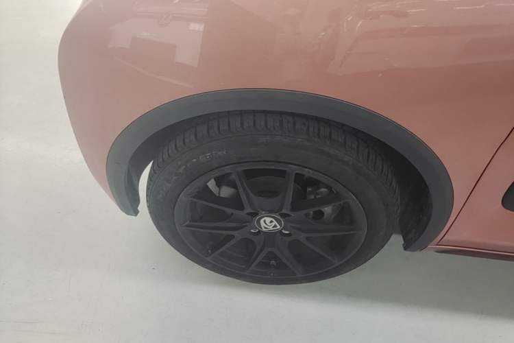 Used Baojun E300 2020 Starry Intelligence Edition Left Front Wheel Hub