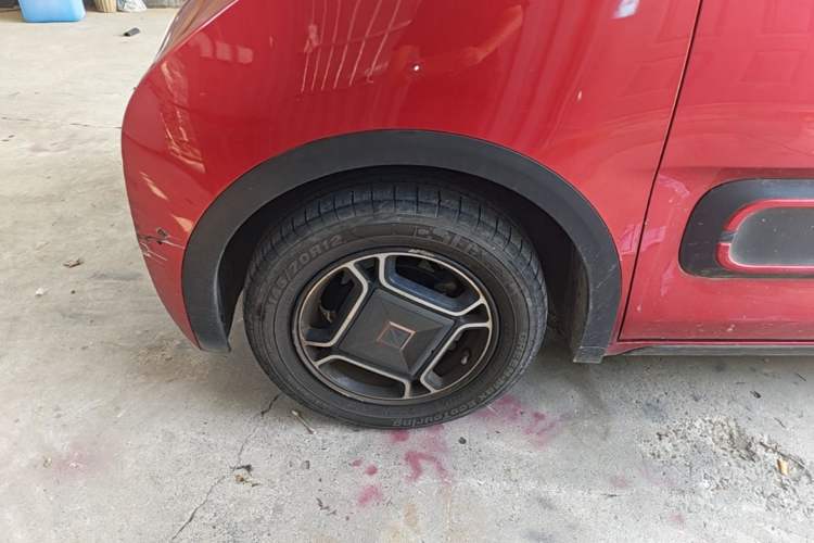 Used Baojun E300 2020 Starry Intelligence Edition Left Front Wheel Hub