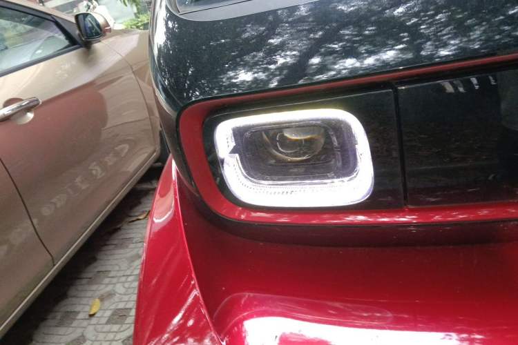 Used Baojun E300 2020 Starry Intelligence Edition Right Front Headlight