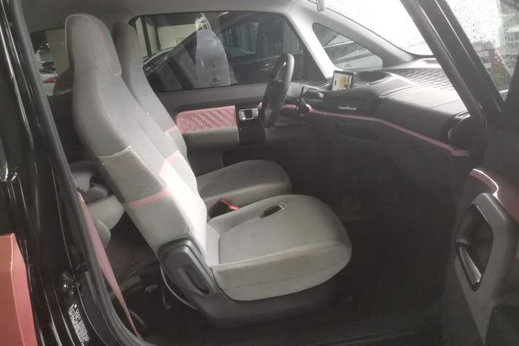 Used Baojun E300 2020 Plus Interstellar Future Edition Right Front Seat
