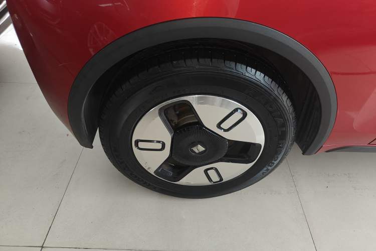 Used Baojun E300 2020 Plus Interstellar Smart Edition Right Rear Wheel Hub