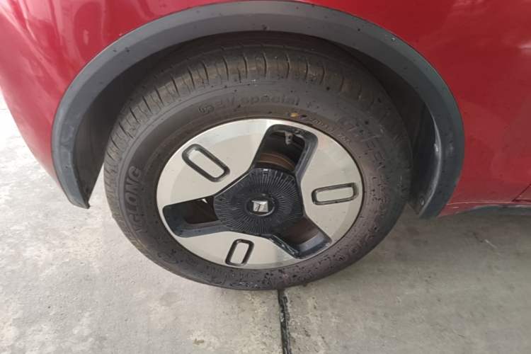 Used Baojun E300 2020 Plus Starry Intelligence Edition Right Rear Wheel Hub