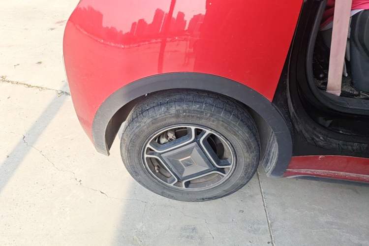 Used Baojun E300 2020 Starry Intelligence Edition Right Rear Wheel Hub