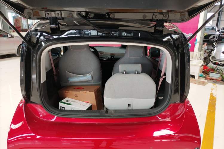 Used Baojun E300 2020 Starry Intelligence Edition Trunk
