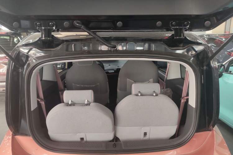 Used Baojun E300 2020 Plus Interstellar Smart Edition Trunk