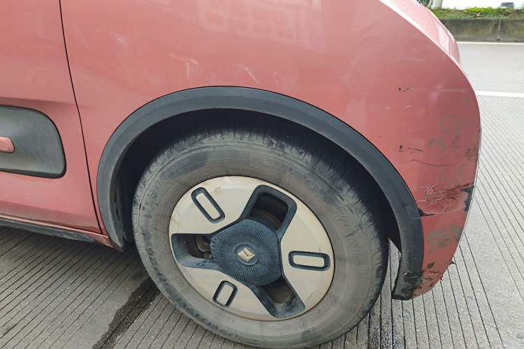 Used Baojun E300 2020 Plus Interstellar Smart Edition Right Front Wheel Hub