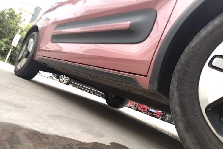 Used Baojun E300 2020 Plus Interstellar Smart Edition Right Side Sill