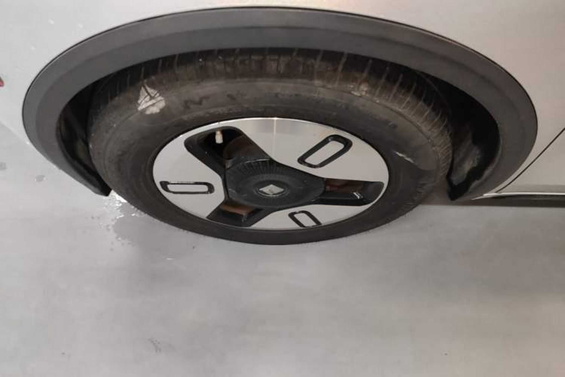 Used Baojun E300 2020 Plus Interstellar Future Edition Exterior 4