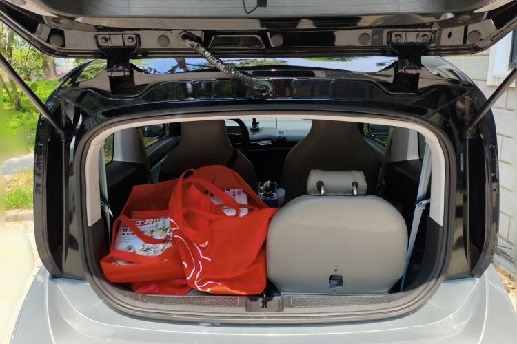 Used Baojun E300 2020 Plus Interstellar Future Edition Trunk