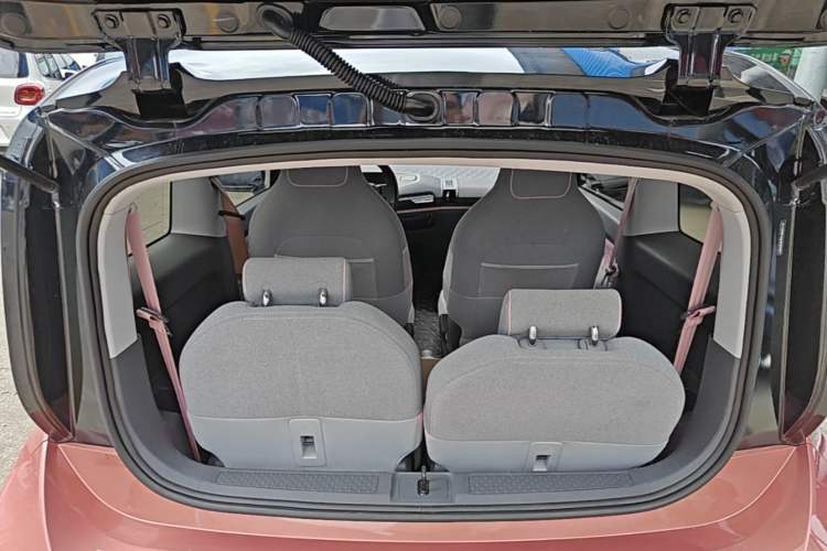 Used Baojun E300 2020 Plus Interstellar Future Edition Trunk