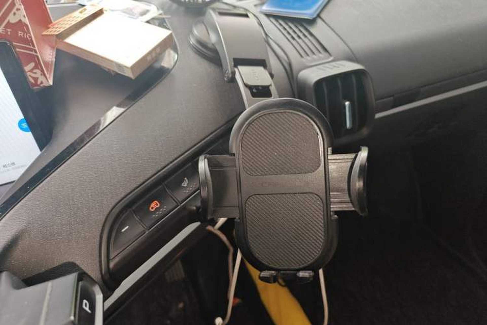 Used Baojun E300 2020 Plus Interstellar Smart Edition Audio And AC Panel