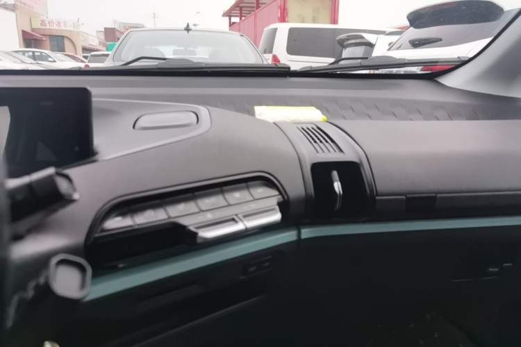 Used Baojun E300 2020 Plus Interstellar Smart Edition Audio And AC Panel