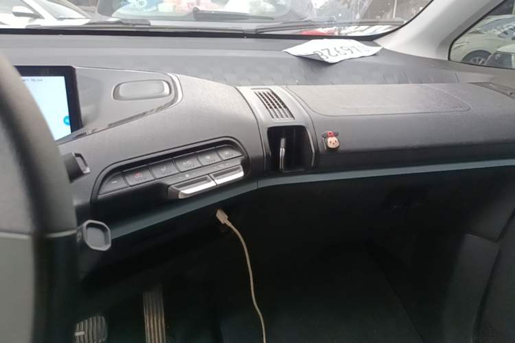 Used Baojun E300 2020 Plus Starry Intelligence Edition Audio And AC Panel