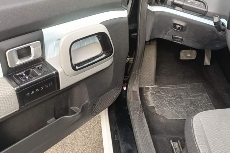 Used Baojun E300 2020 Star Travel Edition Driver Seat