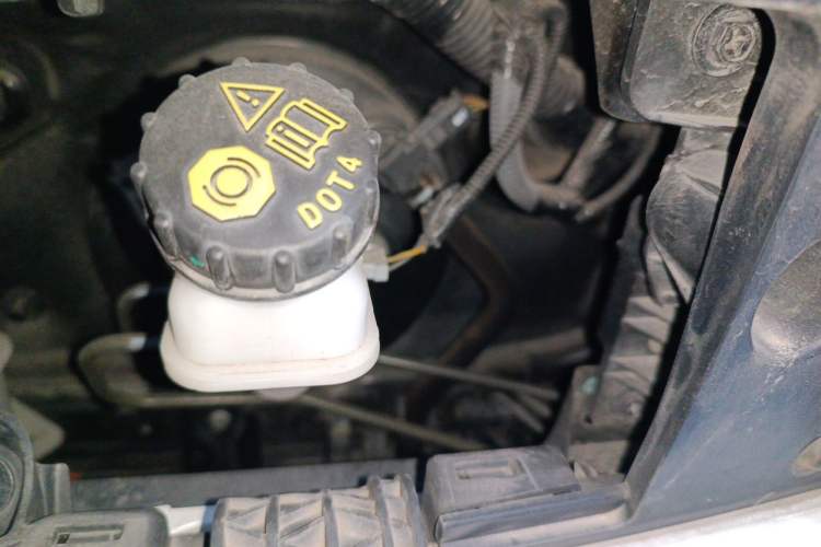 Used Baojun E300 2020 Starry Intelligence Edition Engine Bay Left
