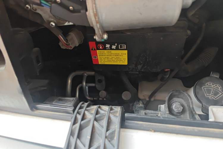 Used Baojun E300 2020 Star Travel Edition Engine Bay Right
