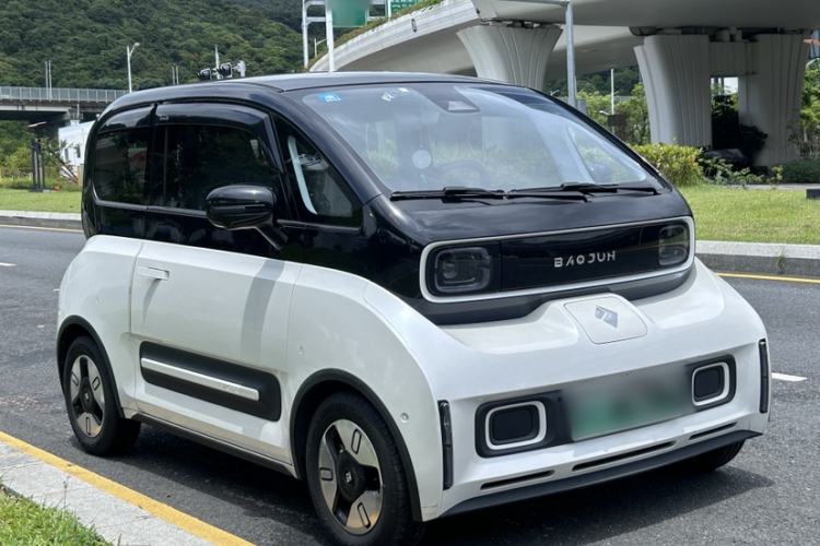 Used Baojun E300 2020 Plus Interstellar Future Edition Exterior 1