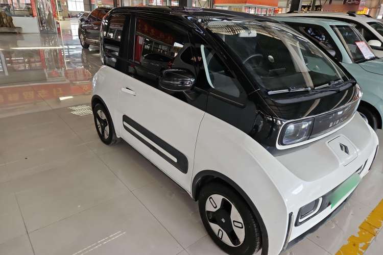 Used Baojun E300 2020 Plus Starry Intelligence Edition Exterior 2