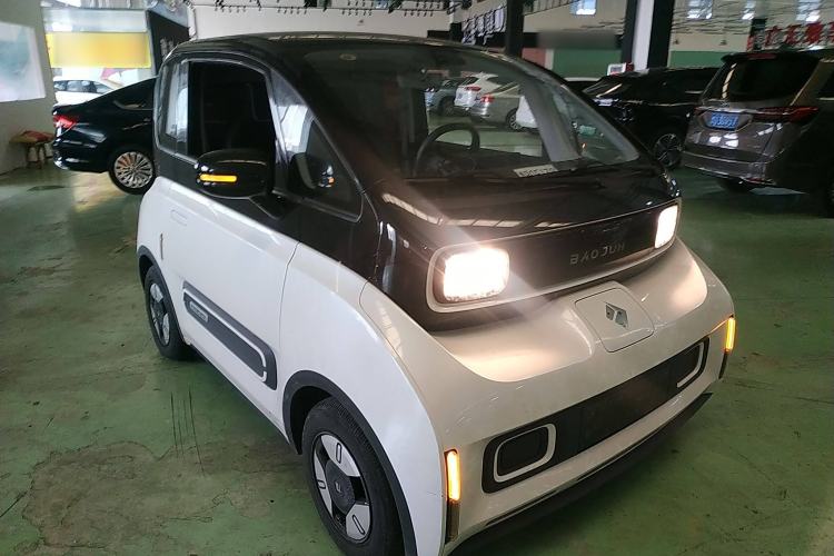 Used Baojun E300 2020 Star Travel Edition Exterior 2