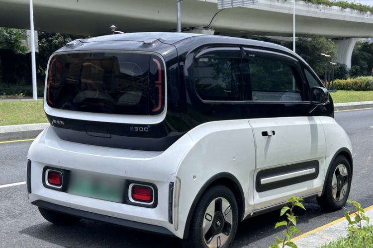 Used Baojun E300 2020 Plus Interstellar Future Edition Exterior 2