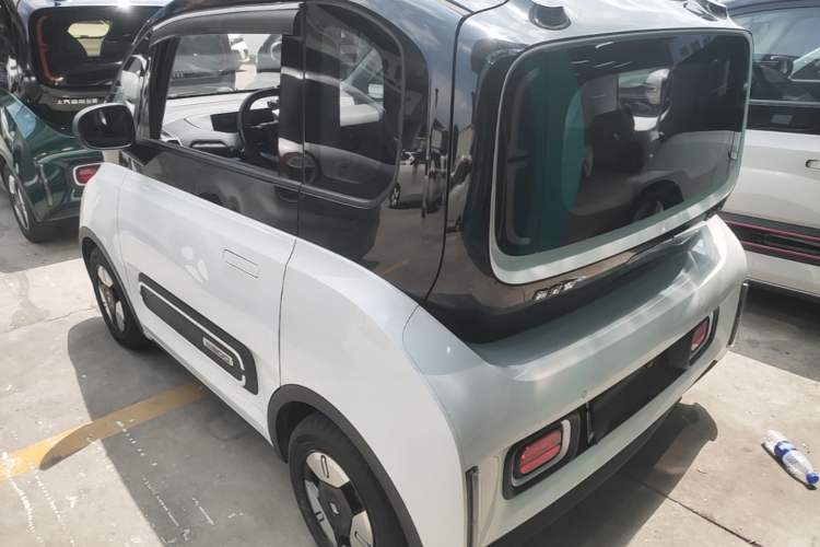 Used Baojun E300 2020 Star Travel Edition Exterior 2