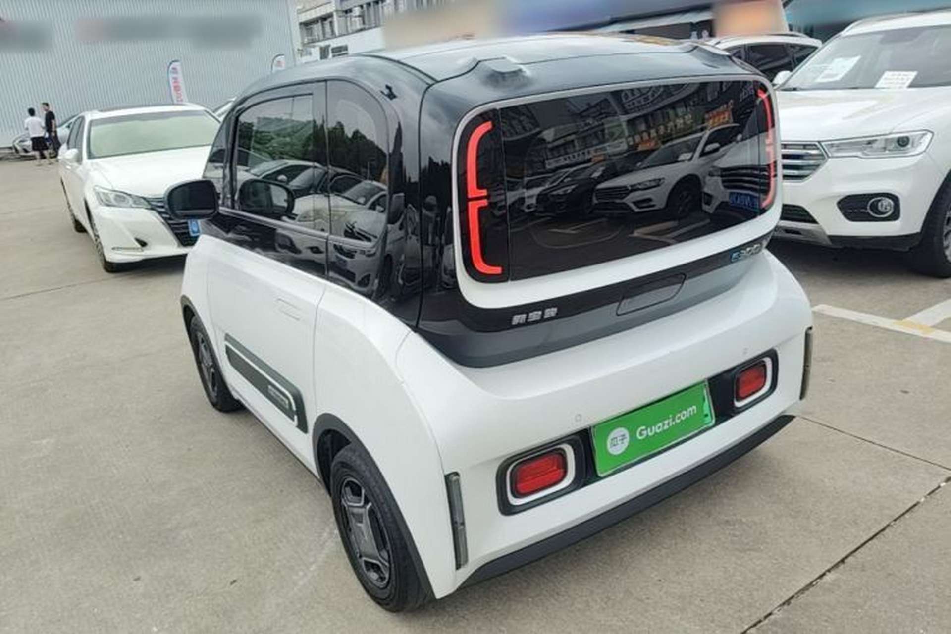 Used Baojun E300 2020 Starry Intelligence Edition Exterior 2