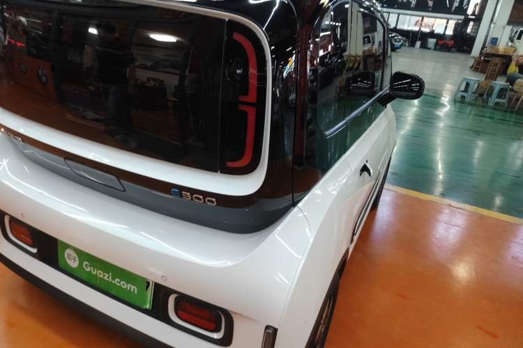 Used Baojun E300 2020 Starry Intelligence Edition Exterior 3
