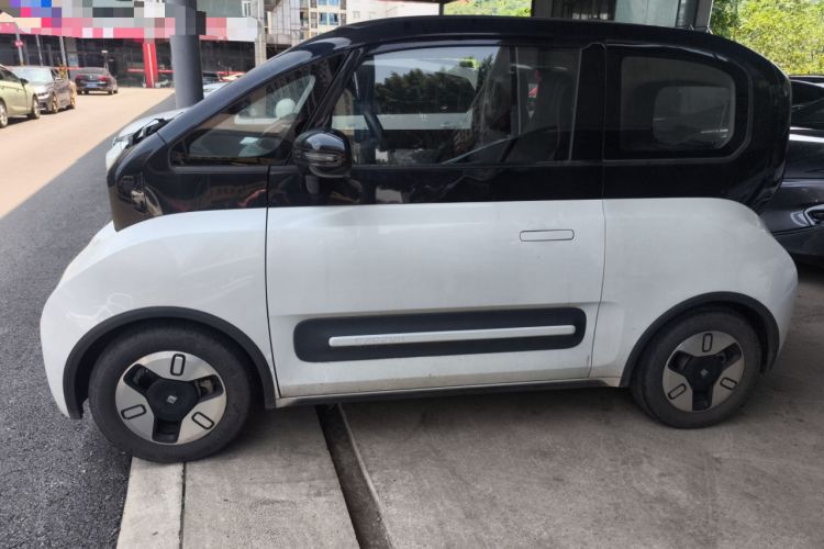 Used Baojun E300 2020 Plus Interstellar Smart Edition Exterior 3