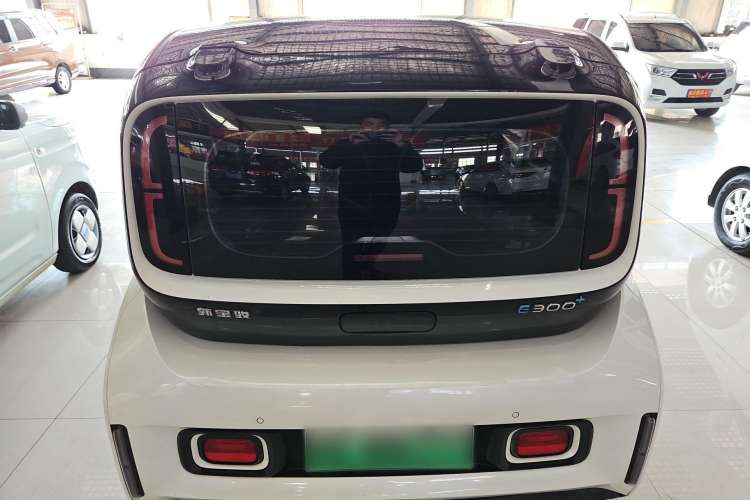 Used Baojun E300 2020 Plus Starry Intelligence Edition Exterior 4