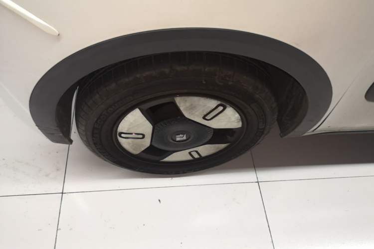 Used Baojun E300 2020 Starry Intelligence Edition Exterior 4