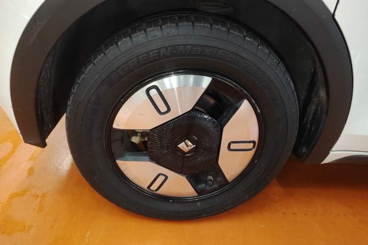 Used Baojun E300 2020 Starry Intelligence Edition Exterior 5