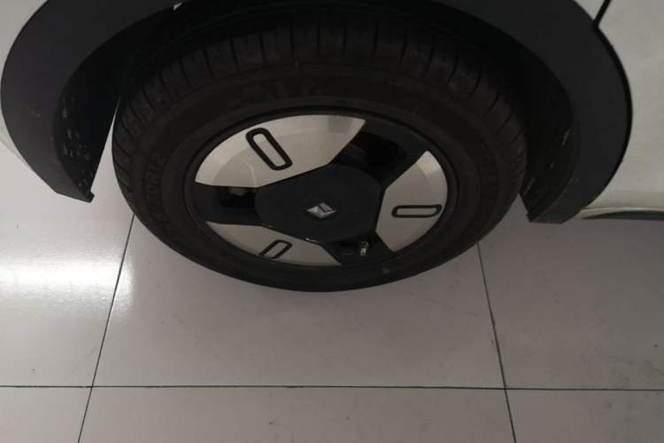 Used Baojun E300 2020 Starry Intelligence Edition Exterior 5