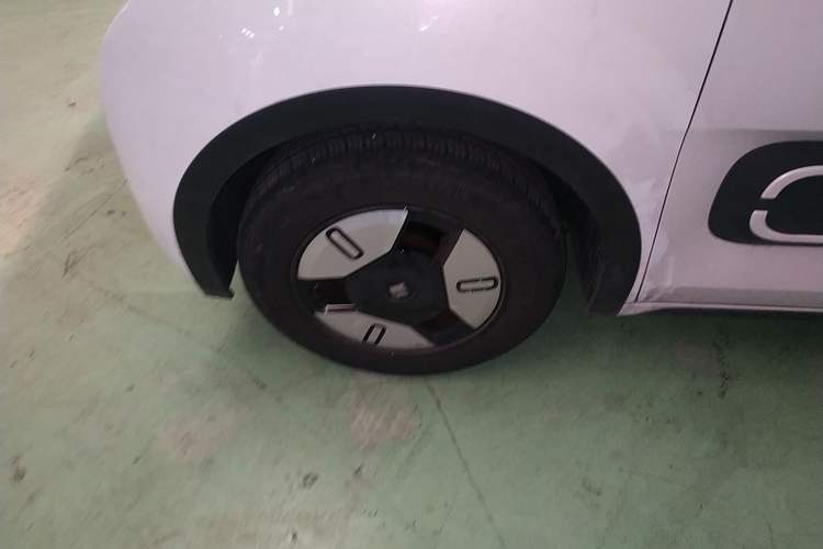 Used Baojun E300 2020 Star Travel Edition Exterior 7