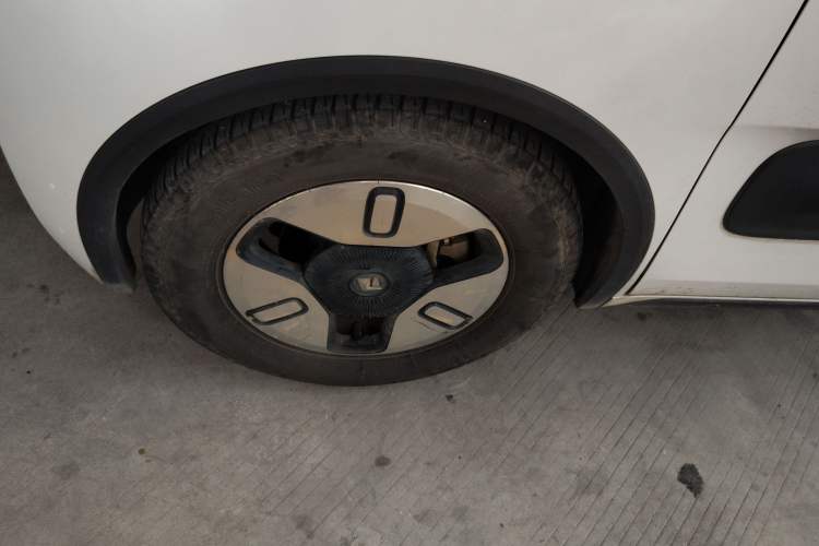 Used Baojun E300 2020 Plus Interstellar Smart Edition Exterior 7