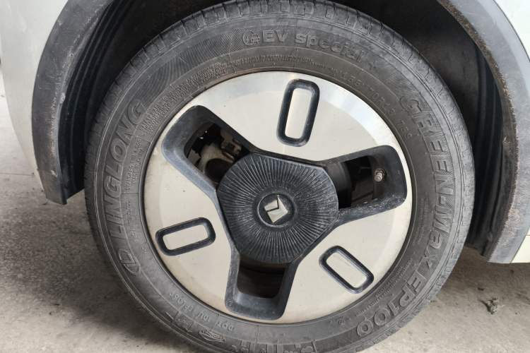 Used Baojun E300 2020 Plus Interstellar Smart Edition Exterior 8