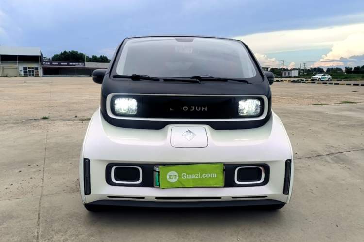 Used Baojun E300 2020 Plus Interstellar Smart Edition Front