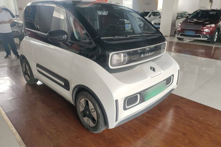 Used Baojun E300 2020 Plus Interstellar Smart Edition Front Right 45 Deg