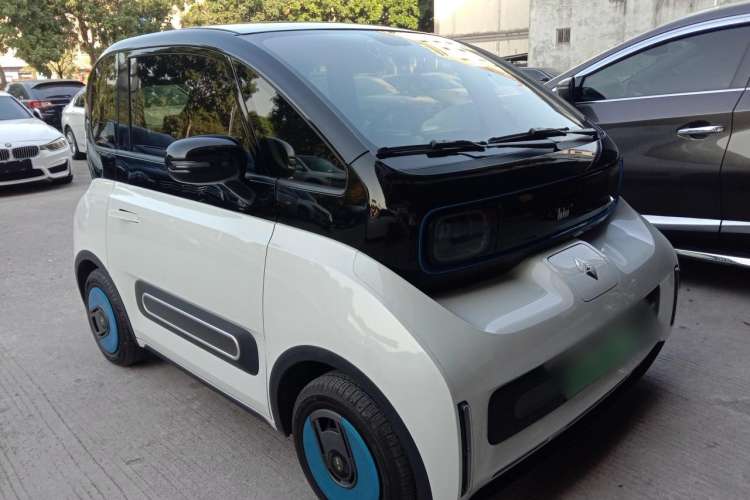 Used Baojun E300 2020 Starry Intelligence Edition Front Right 45 Deg